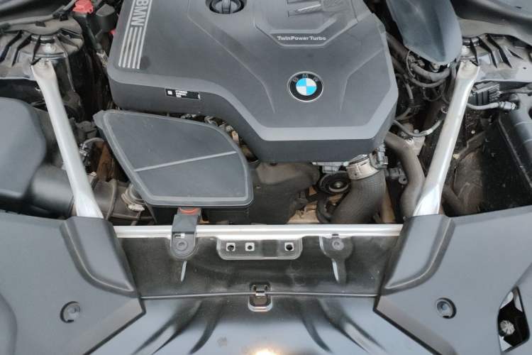 Used BMW 5 Series 2022 Second Facelift 525Li M Sport Package Engine Bay