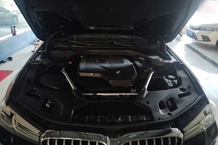 Used BMW 5 Series 2022 Second Facelift 525Li M Sport Package Engine Bay