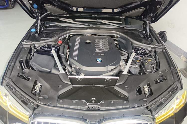 Used BMW 5 Series 2022 Restyled 540i Luxury Edition M Sport Package Engine Bay