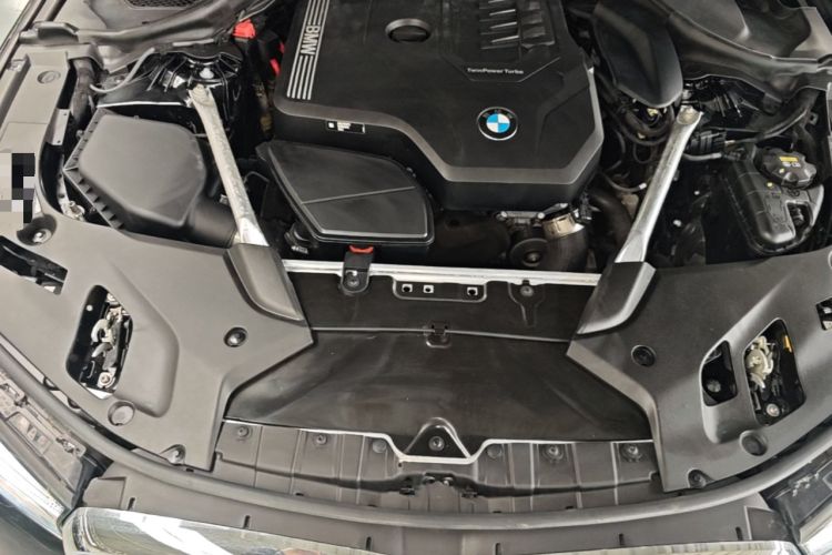 Used BMW 5 Series 2022 Second Facelift 525Li Luxury Package Engine Bay