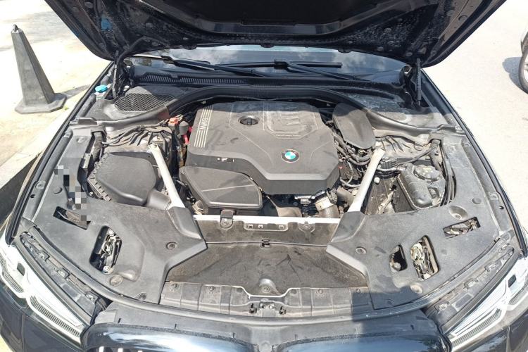 Used BMW 5 Series 2022 Second Facelift 525Li M Sport Package Engine Bay