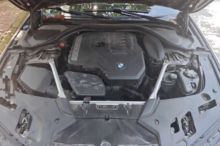 Used BMW 5 Series 2022 Second Facelift 530Li Luxury Version M Sport Package Engine Bay