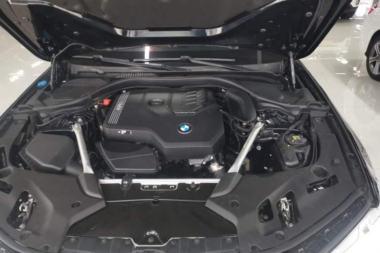 Used BMW 5 Series 2022 Restyled 525Li M Sport Package Engine Bay