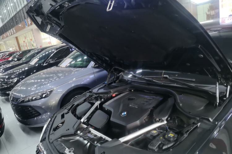 Used BMW 5 Series 2022 Second Facelift 530Li Leading Edition Luxury Package Engine Bay