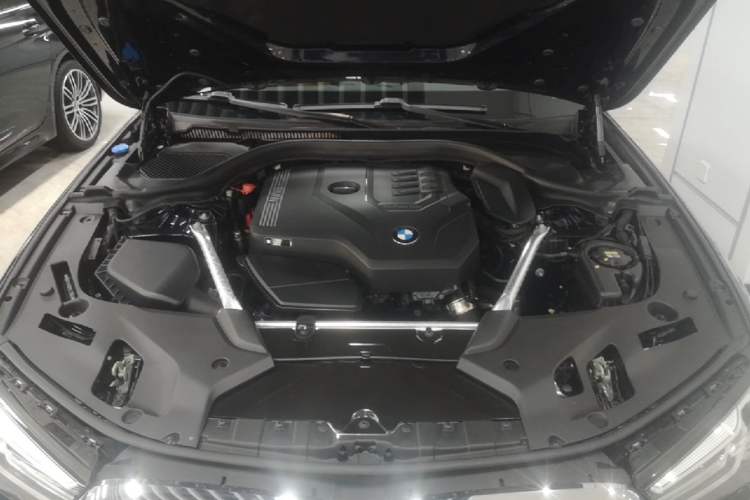 Used BMW 5 Series 2022 Restyled 525i M Sport Package Engine Bay
