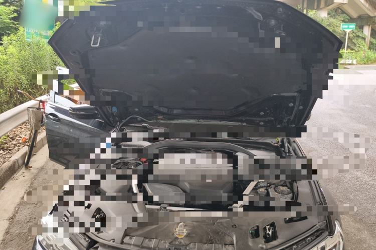 Used BMW 5 Series 2022 Second Facelift 530Li Luxury Version M Sport Package Engine Bay