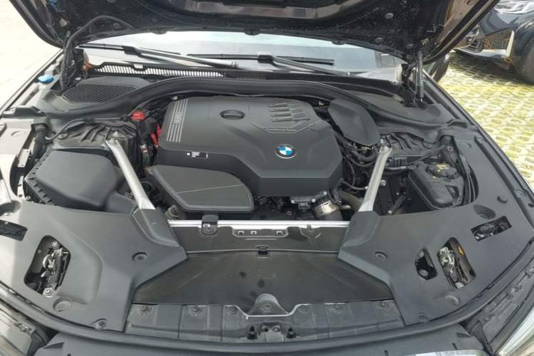 Used BMW 5 Series 2022 Restyled 525Li M Sport Package Engine Bay
