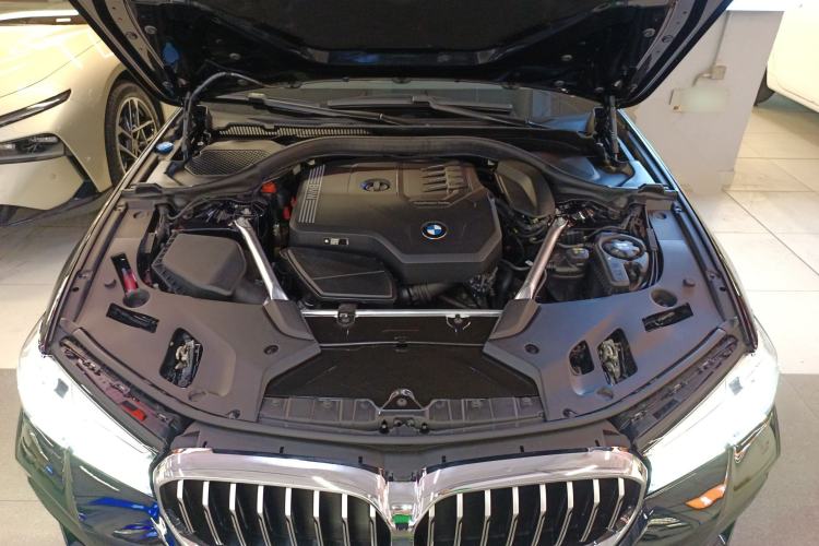 Used BMW 5 Series 2022 Second Facelift 530i M Sport Package Engine Bay