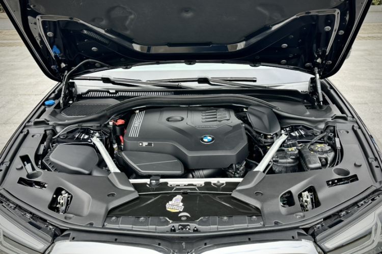 Used BMW 5 Series 2022 Updated 530Li Leading Edition Luxury Package Engine Bay