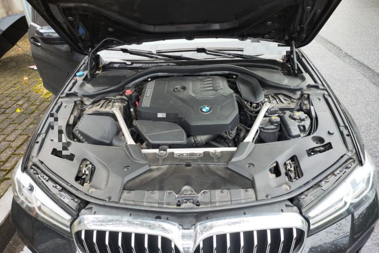 Used BMW 5 Series 2022 Second Facelift 530Li Luxury Version M Sport Package Engine Bay