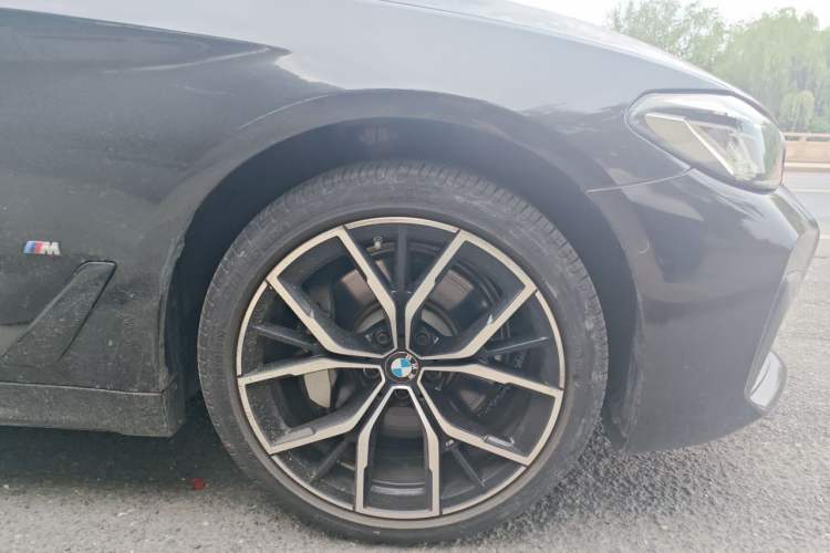 Used BMW 5 Series 2022 Second Facelift 530Li Luxury Version M Sport Package Exterior 1