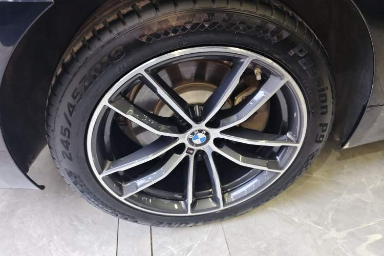 Used BMW 5 Series 2022 Restyled 525Li M Sport Package Exterior 1