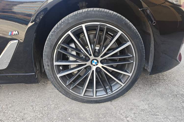 Used BMW 5 Series 2022 Second Facelift 530Li Leading Edition M Sport Package Exterior 1