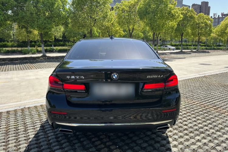 Used BMW 5 Series 2022 Second Facelift 525Li Luxury Package Exterior 10