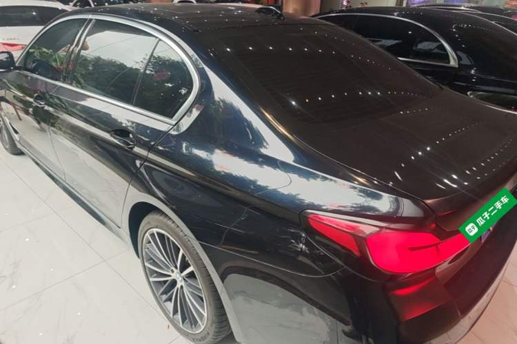 Used BMW 5 Series 2022 Restyled 530Li Leading Edition M Sport Package Exterior 2