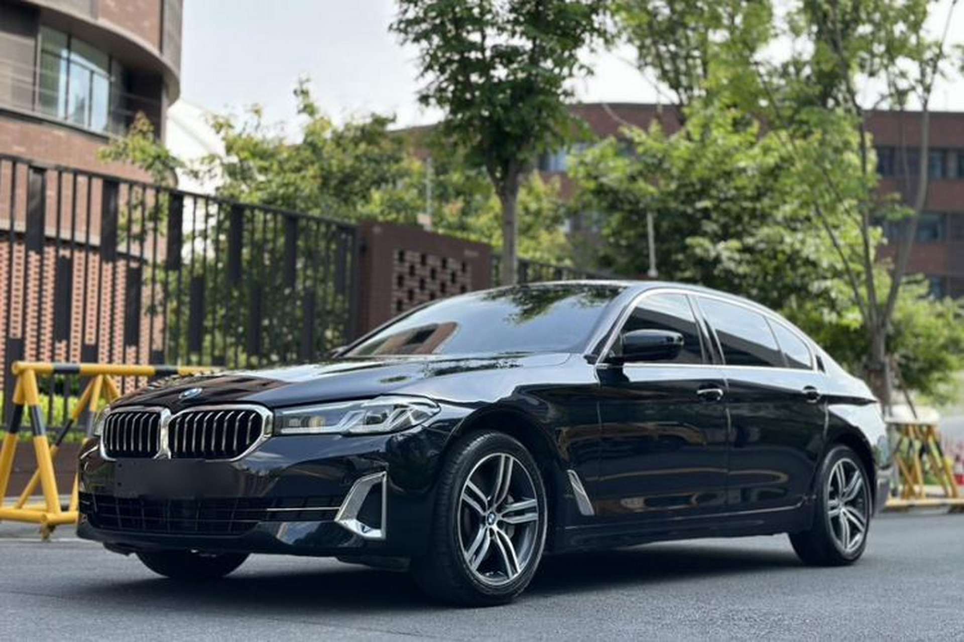 Used BMW 5 Series 2022 Updated 530Li Leading Edition Luxury Package Exterior 2