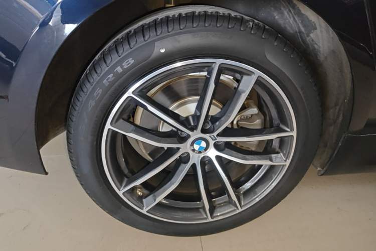 Used BMW 5 Series 2022 Second Facelift 525Li M Sport Package Exterior 2