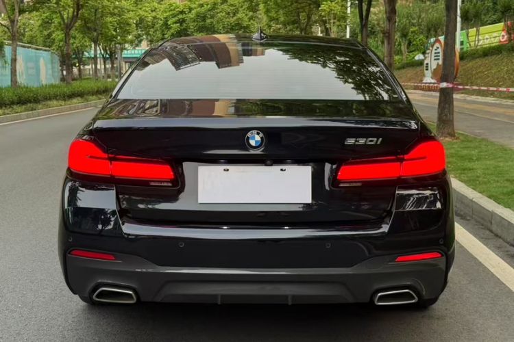 Used BMW 5 Series 2022 530i M Sport Package Exterior 2