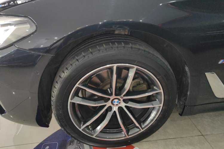 Used BMW 5 Series 2022 Second Facelift 525Li M Sport Package Exterior 2