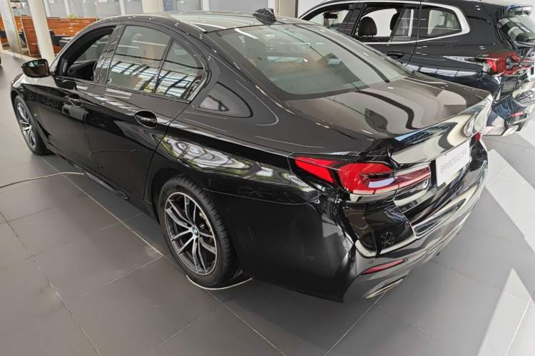 Used BMW 5 Series 2022 Second Facelift 525i M Sport Package Exterior 2