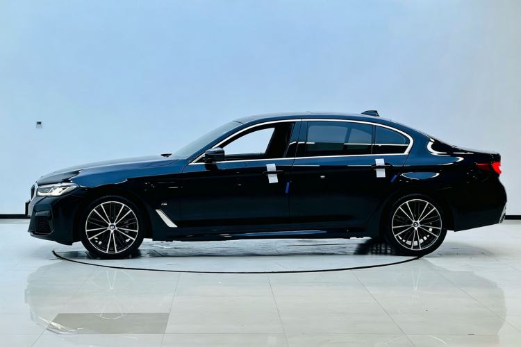 Used BMW 5 Series 2022 530Li Leading Model M Sport Package Exterior 2