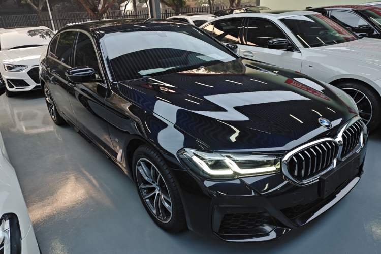 Used BMW 5 Series 2022 Restyled 525Li M Sport Package Exterior 2