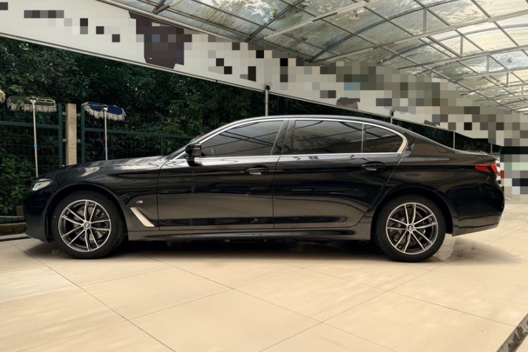 Used BMW 5 Series 2022 Restyled 525Li M Sport Package Exterior 2