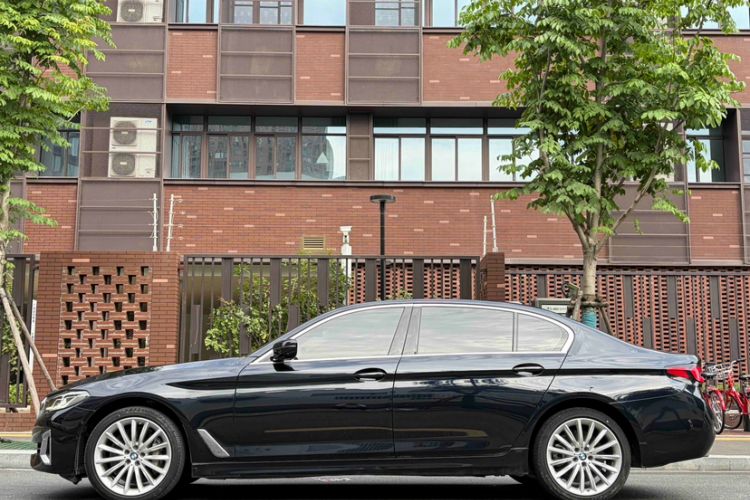 Used BMW 5 Series 2022 Second Facelift 530Li Executive Luxury Package Exterior 3