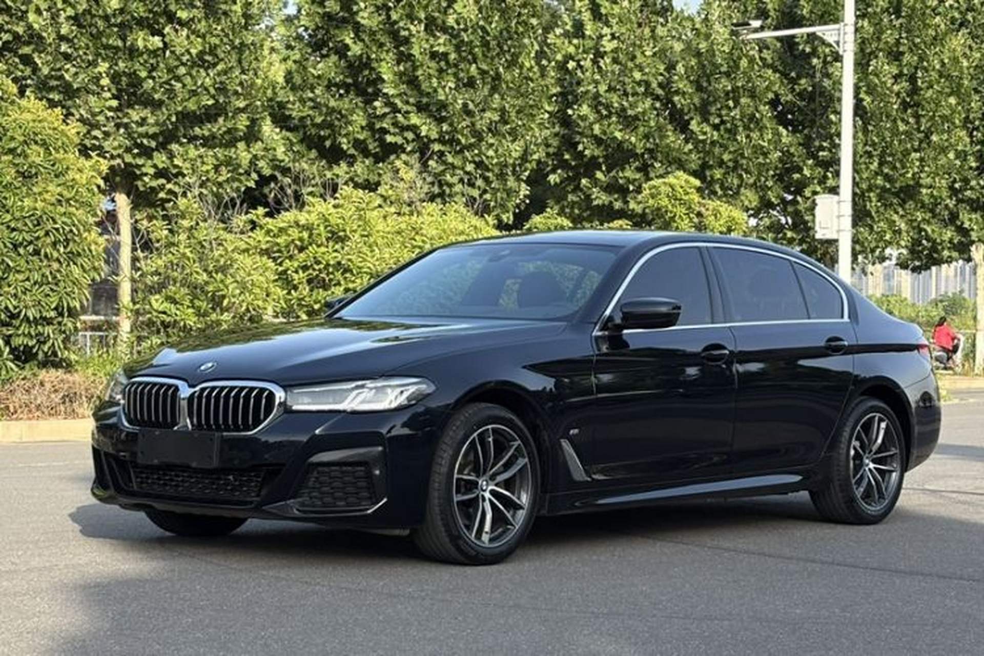 Used BMW 5 Series 2022 Restyled 525Li M Sport Package Exterior 3