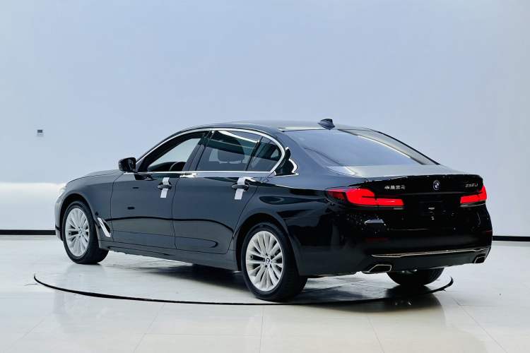Used BMW 5 Series 2022 Restyled 525Li Luxury Package Exterior 3