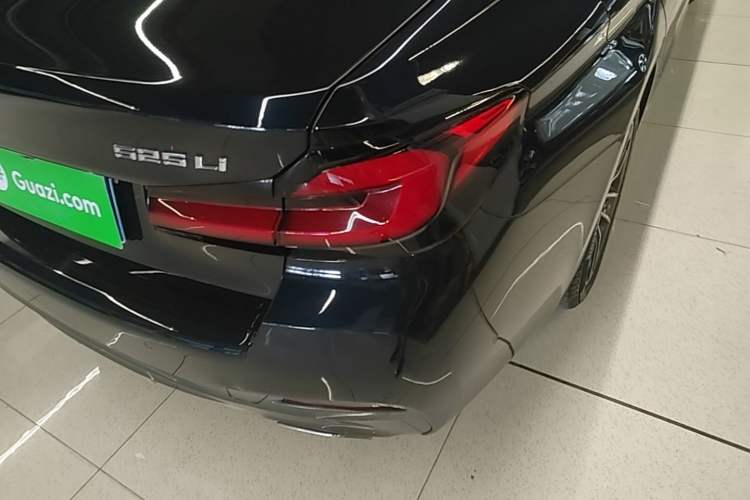 Used BMW 5 Series 2022 Restyled 525Li M Sport Package Exterior 3