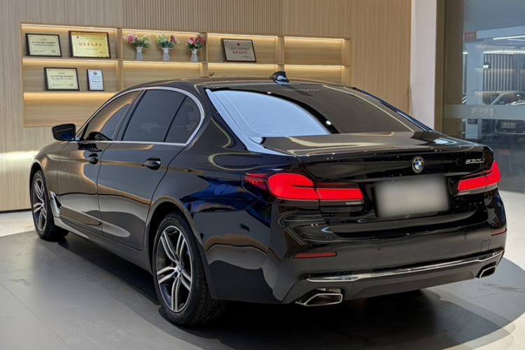 Used BMW 5 Series 2022 Restyled 525Li Luxury Package Exterior 3