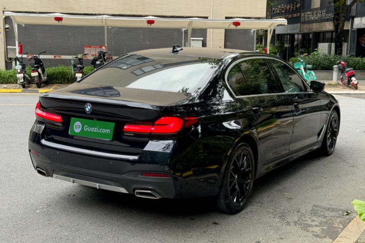 Used BMW 5 Series 2022 Second Facelift 530Li Luxury Version M Sport Package Exterior 3