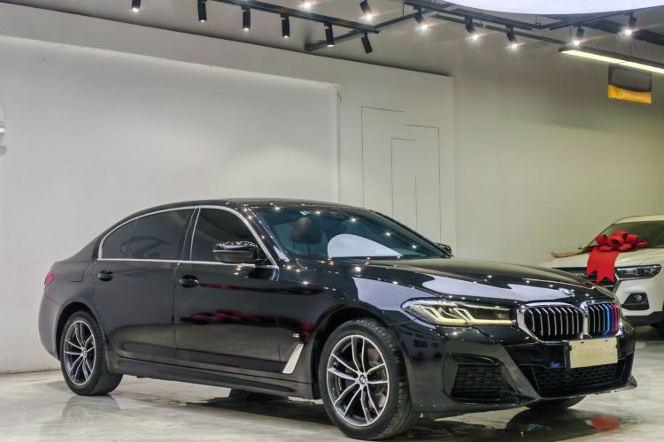 Used BMW 5 Series 2022 Restyled 525Li M Sport Package Exterior 3