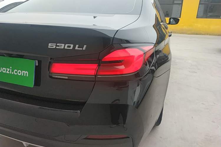 Used BMW 5 Series 2022 Second Facelift 530Li Luxury Version M Sport Package Exterior 3