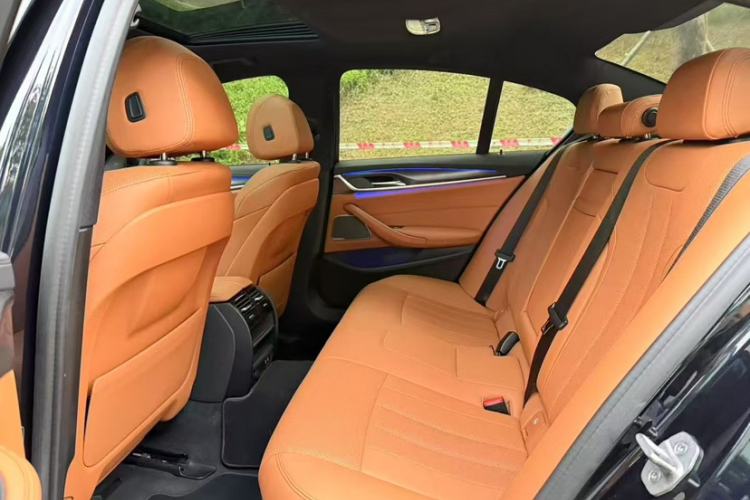 Used BMW 5 Series 2022 530i M Sport Package Exterior 3