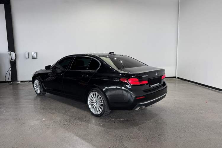 Used BMW 5 Series 2022 Second Facelift 530Li Luxury Edition Premium Package Exterior 3