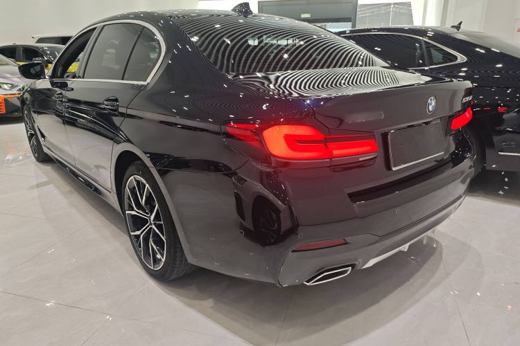 Used BMW 5 Series 2022 Second Facelift 530Li Luxury Version M Sport Package Exterior 3