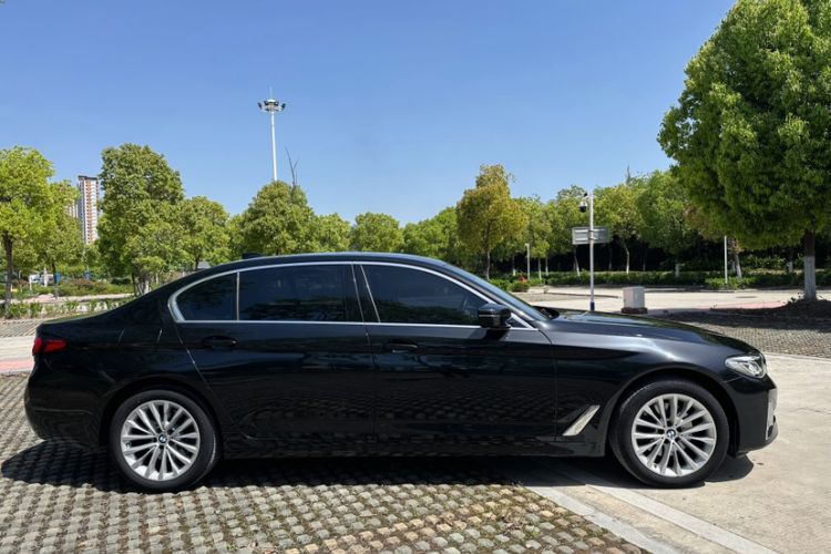 Used BMW 5 Series 2022 Second Facelift 525Li Luxury Package Exterior 3