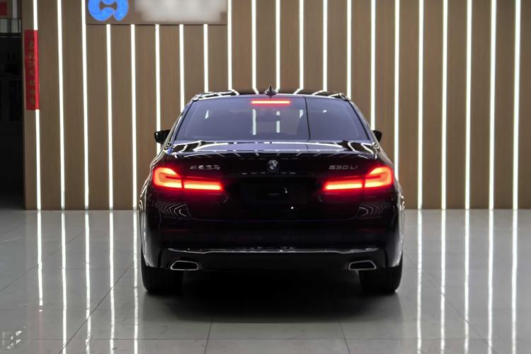 Used BMW 5 Series 2022 Second Facelift 530Li Luxury Edition Premium Package Exterior 3