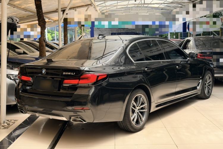 Used BMW 5 Series 2022 Restyled 525Li M Sport Package Exterior 3