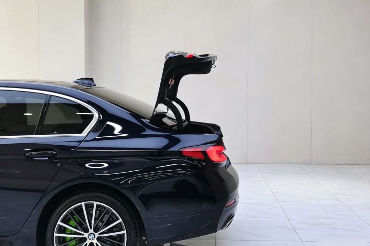 Used BMW 5 Series 2022 Restyled 530Li Leading Edition M Sport Package Exterior 3