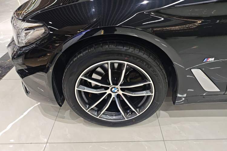 Used BMW 5 Series 2022 Second Facelift 525Li M Sport Package Exterior 4