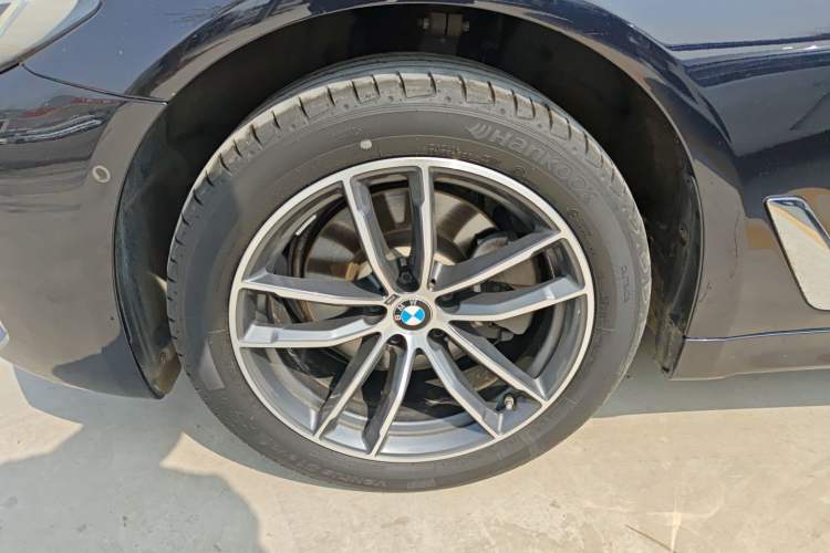 Used BMW 5 Series 2022 Second Facelift 525Li M Sport Package Exterior 4