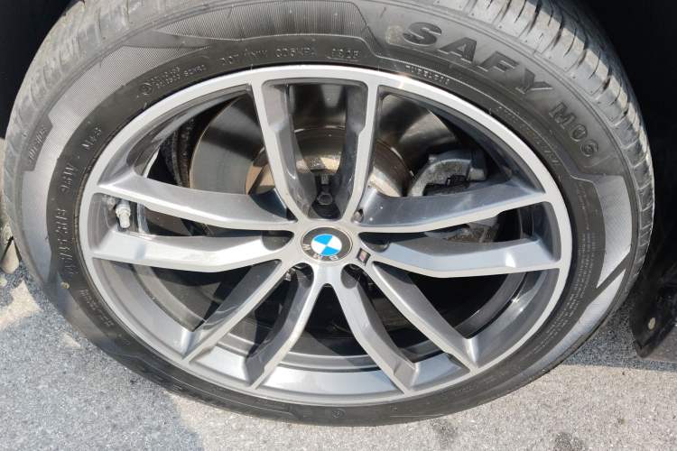 Used BMW 5 Series 2022 Second Facelift 525Li M Sport Package Exterior 4