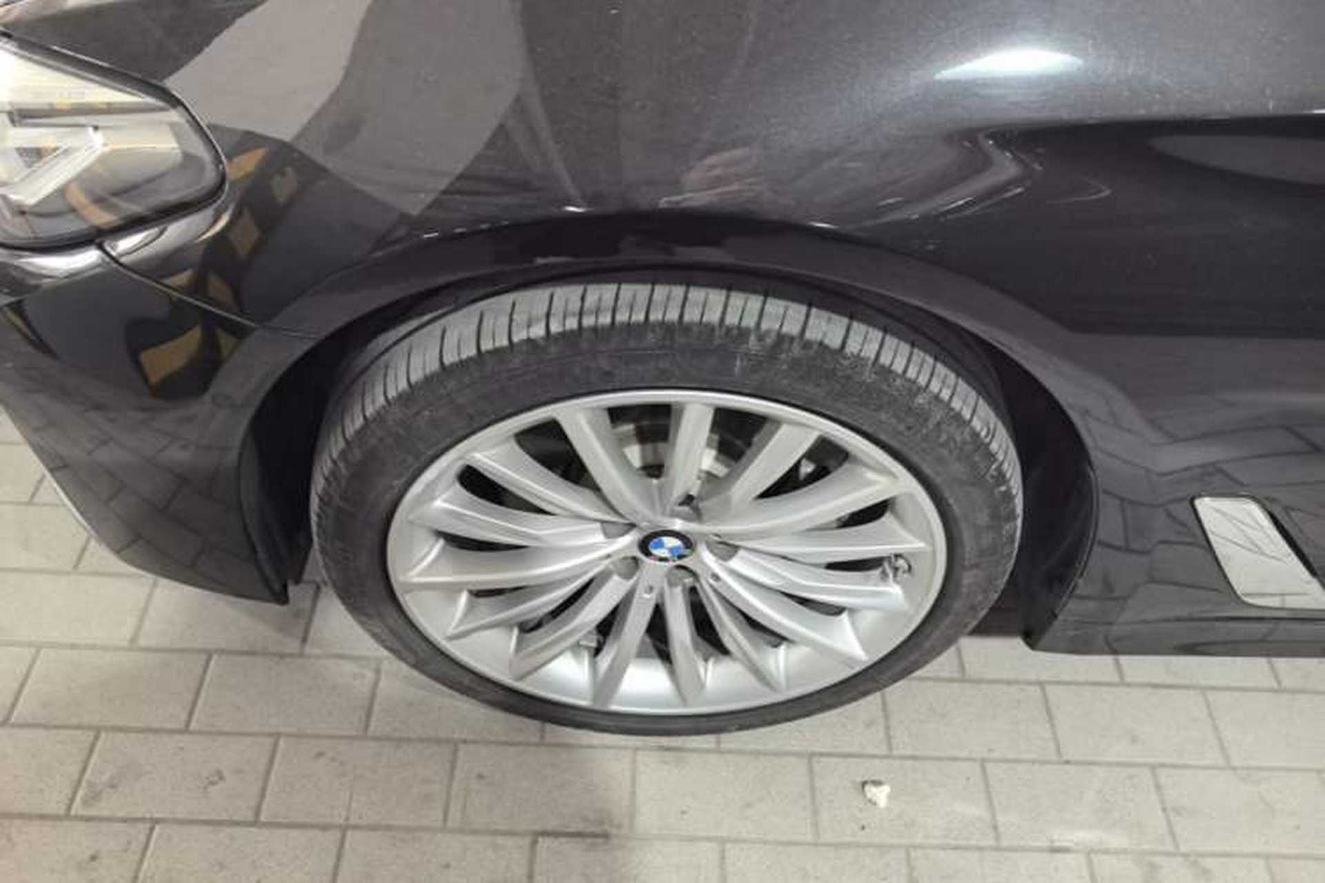 Used BMW 5 Series 2022 Second Facelift 530Li Luxury Edition Premium Package Exterior 4