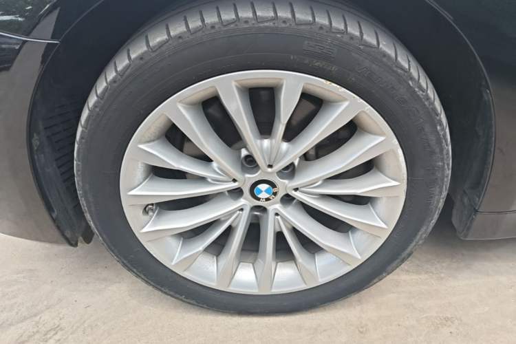 Used BMW 5 Series 2022 Restyled 525Li Luxury Package Exterior 4