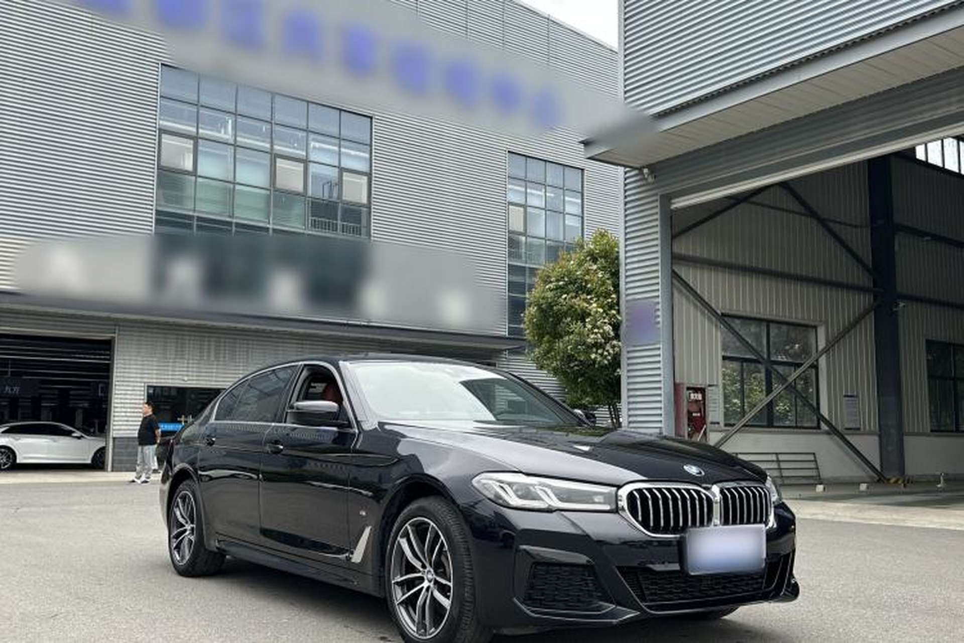 Used BMW 5 Series 2022 Second Facelift 525Li M Sport Package Exterior 4