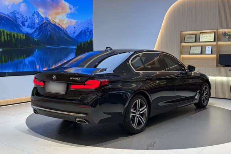 Used BMW 5 Series 2022 Restyled 525Li Luxury Package Exterior 4