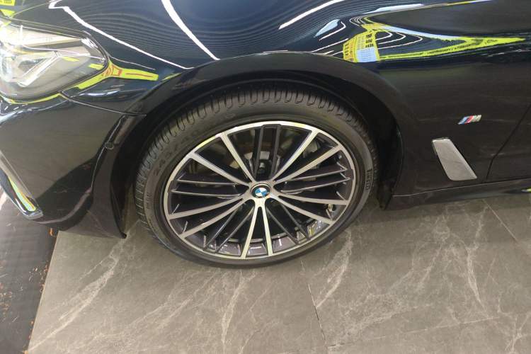 Used BMW 5 Series 2022 Restyled 530Li Leading Edition M Sport Package Exterior 4